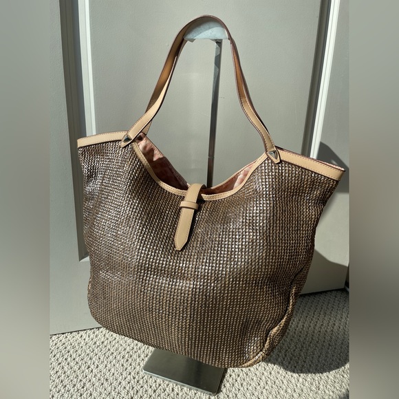 Riviera Tote - Metallic by Stella & Dot in Pristine Condition - Picture 3 of 6